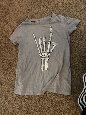 Girls' Gray Short Sleeve Tee with White Skeleton Hand Graphic